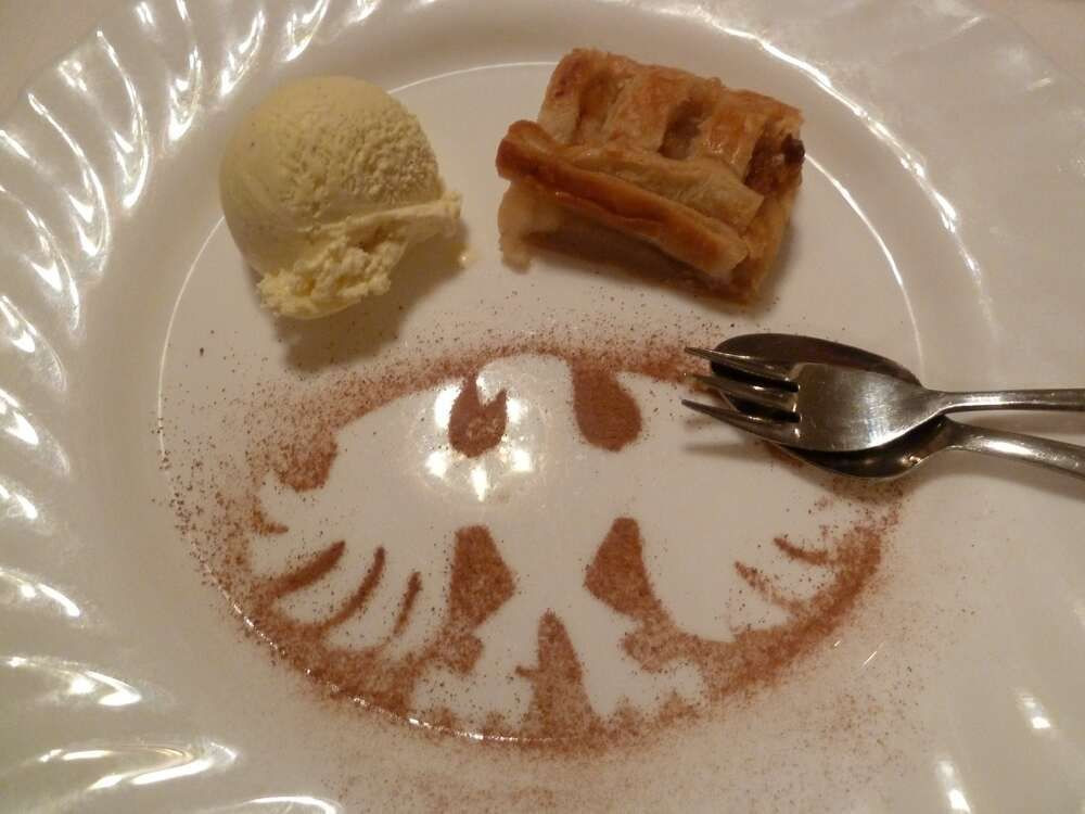 Strudel di mele con gelato - Foresta Nera - Germania