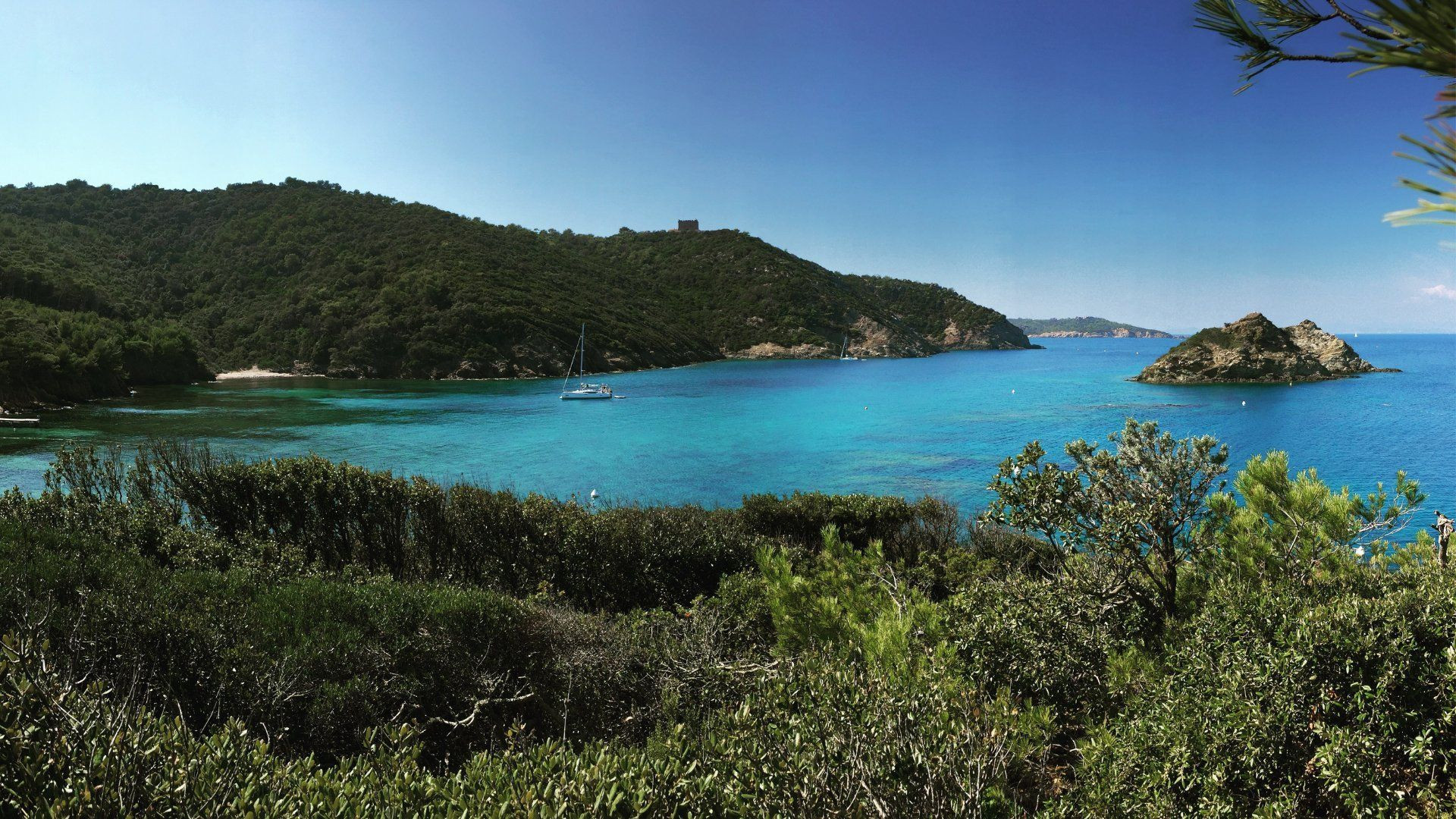 Baia e isolotto dell’isola di Port-Cros - Var - Francia