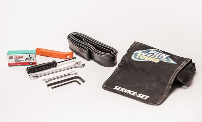 Kit de reparation velo avec outils et chambre a air - FunActive Tours