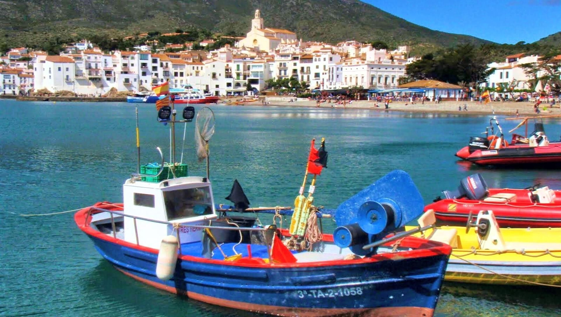 Port de Cadaqués et bateaux - Costa Brava - Espagne