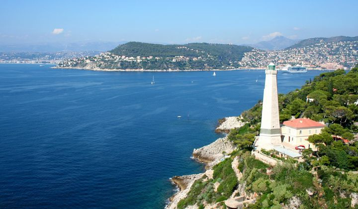© Adobe Stock Faro di Cap Ferrat - Costa Azzurra - Francia