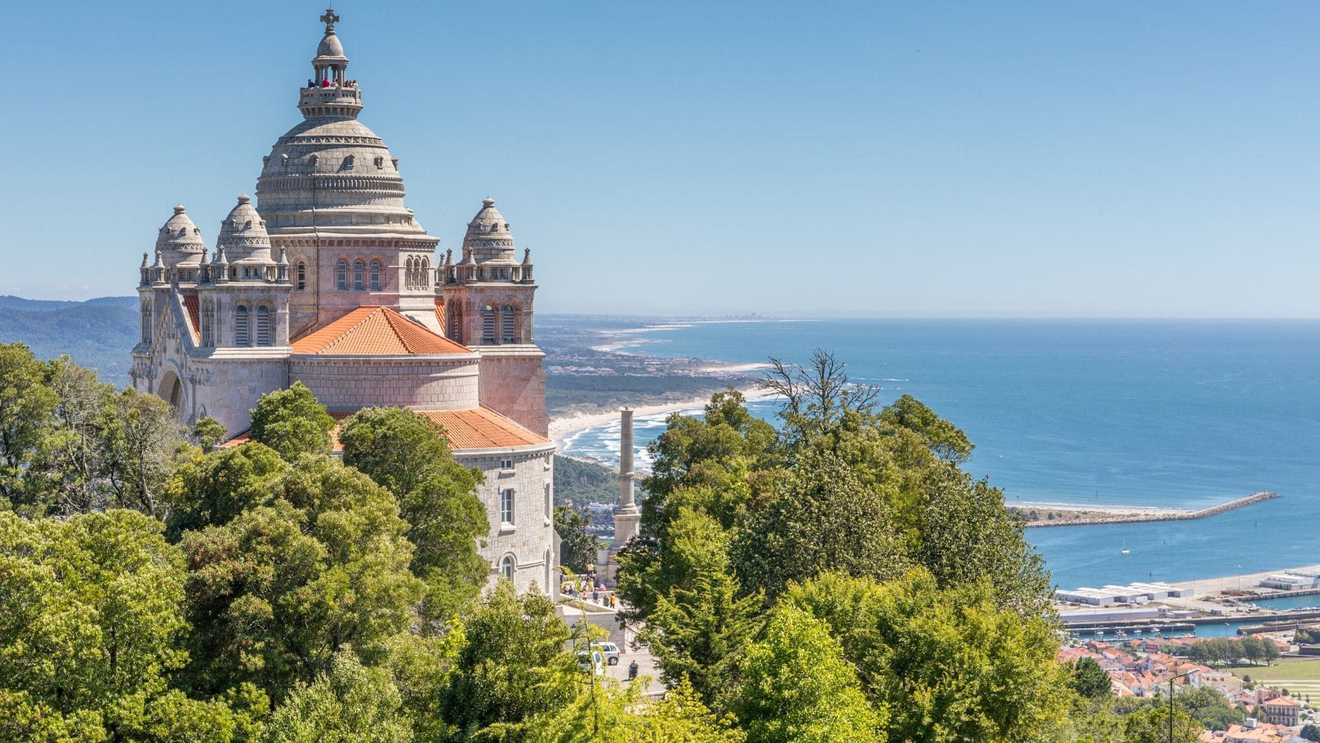 Basilica di Santa Luzia sopra Viana do Castelo e l’oceano - Portogallo