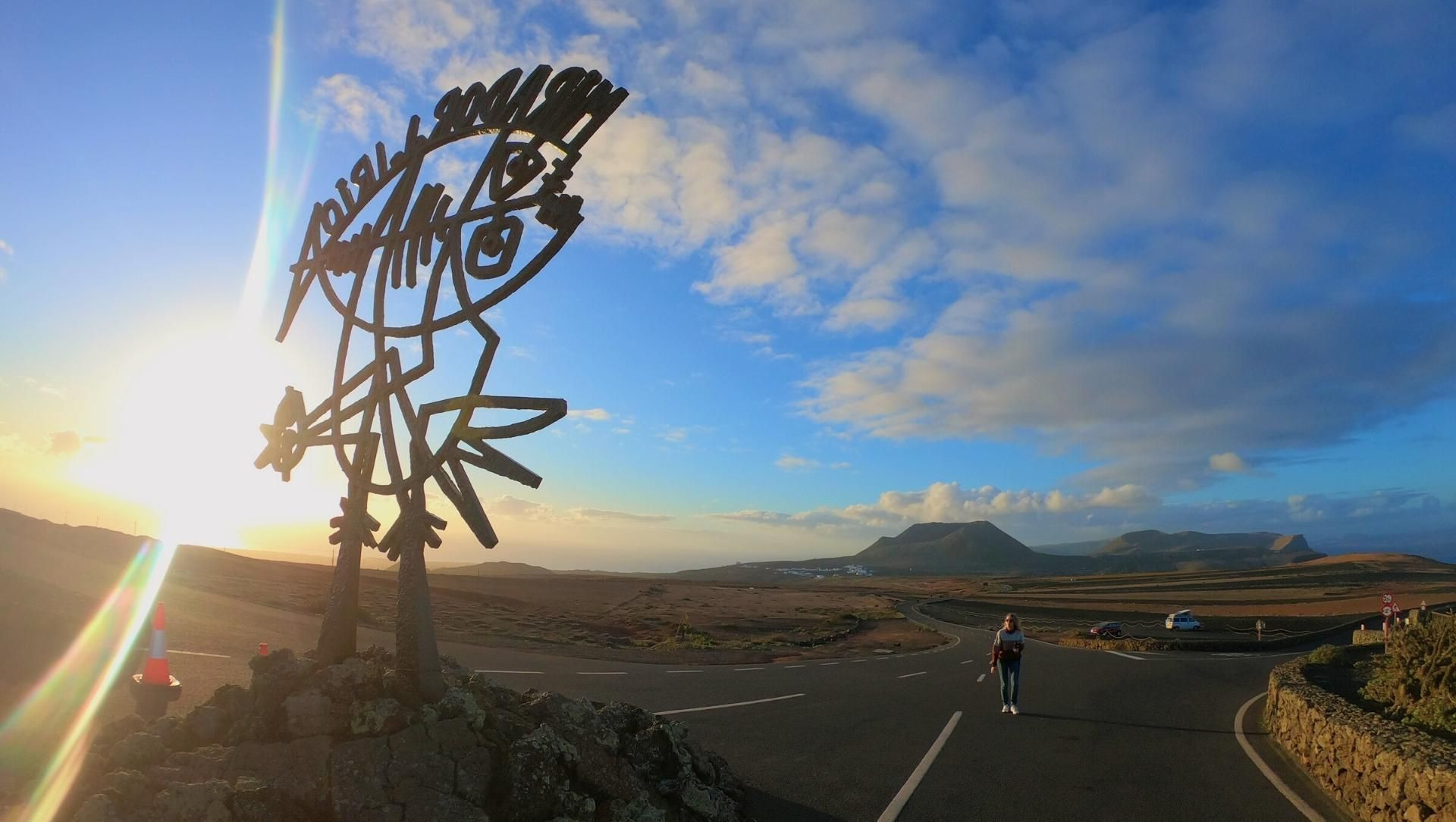 © David Praire Scultura di César Manrique al tramonto - Lanzarote - Canarie