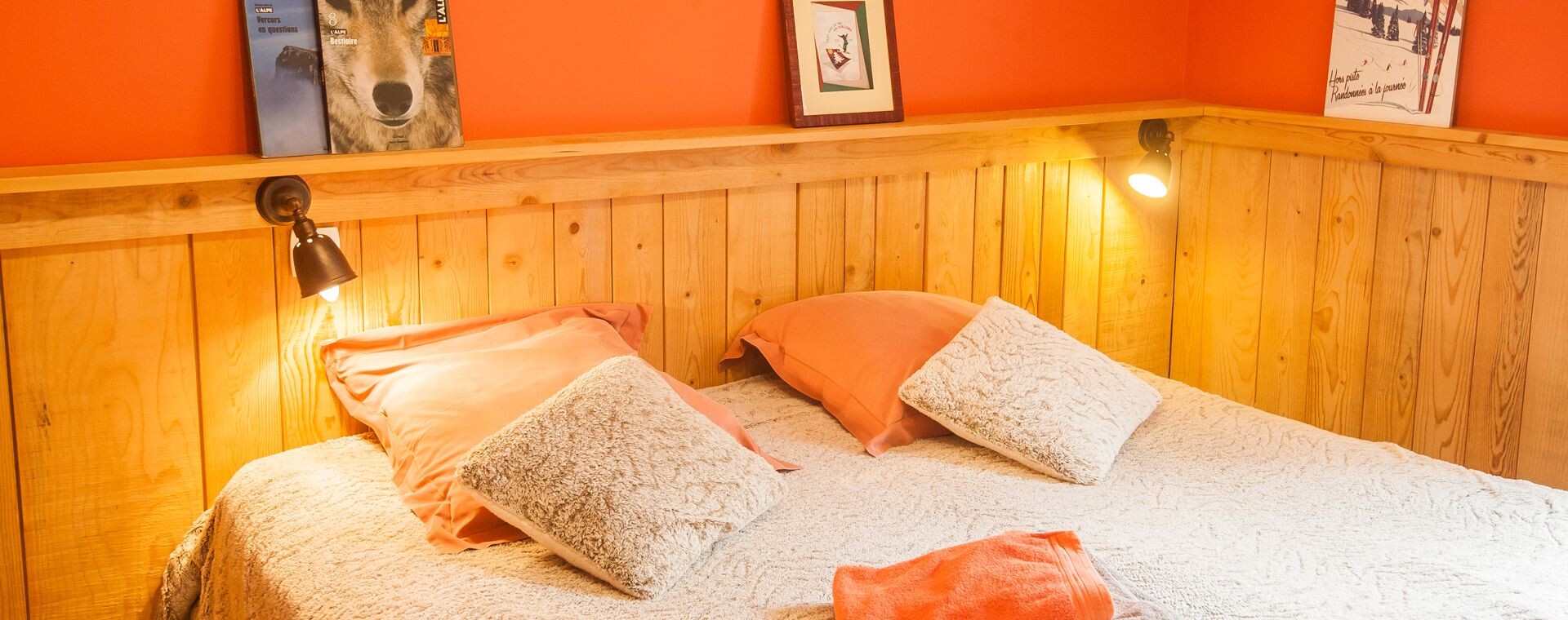 Camera accogliente in legno dell’hotel Arcanson - Queyras - Francia