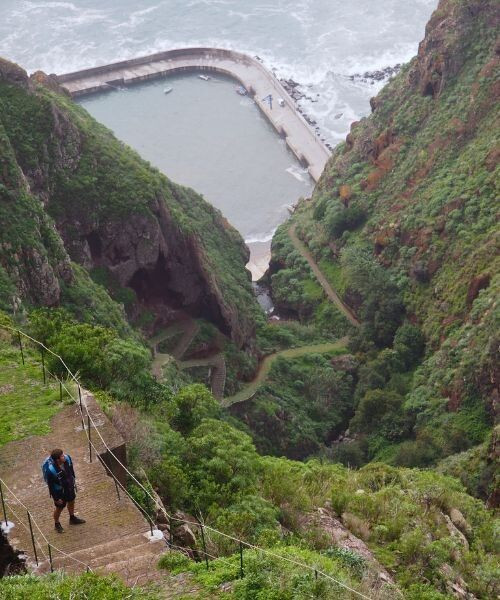 Scalinata verso il villaggio di pescatori di Paul do Mar - Madeira - Portogallo