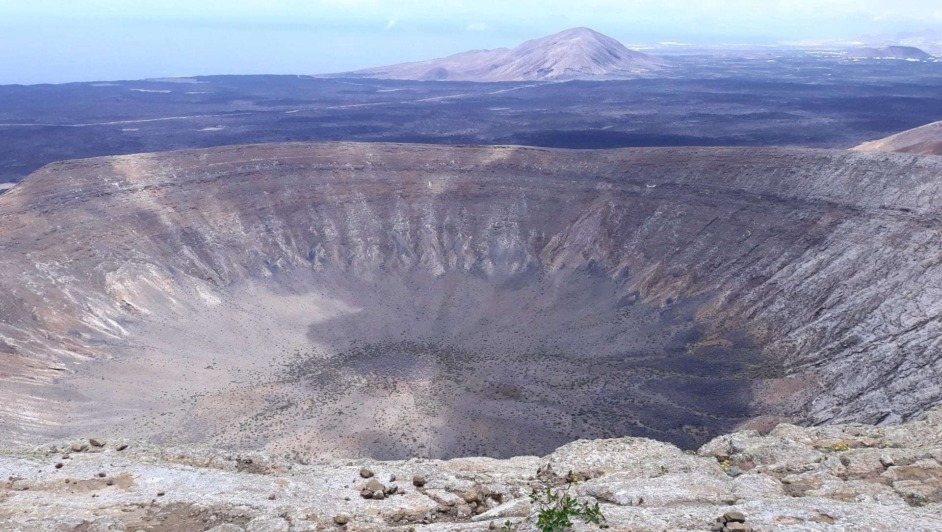 © Murielle Mondon Cratere vulcanico a Lanzarote - Canarie - Spagna