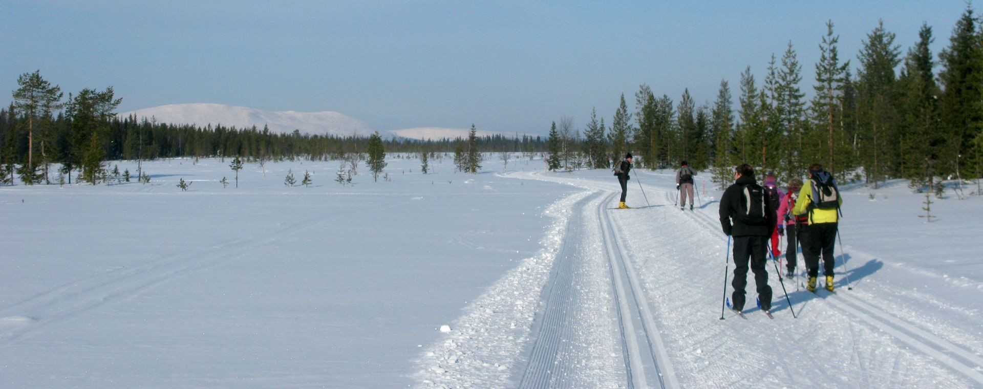 Sci di fondo sulla tundra innevata - Äkäslompolo - Lapponia finlandese