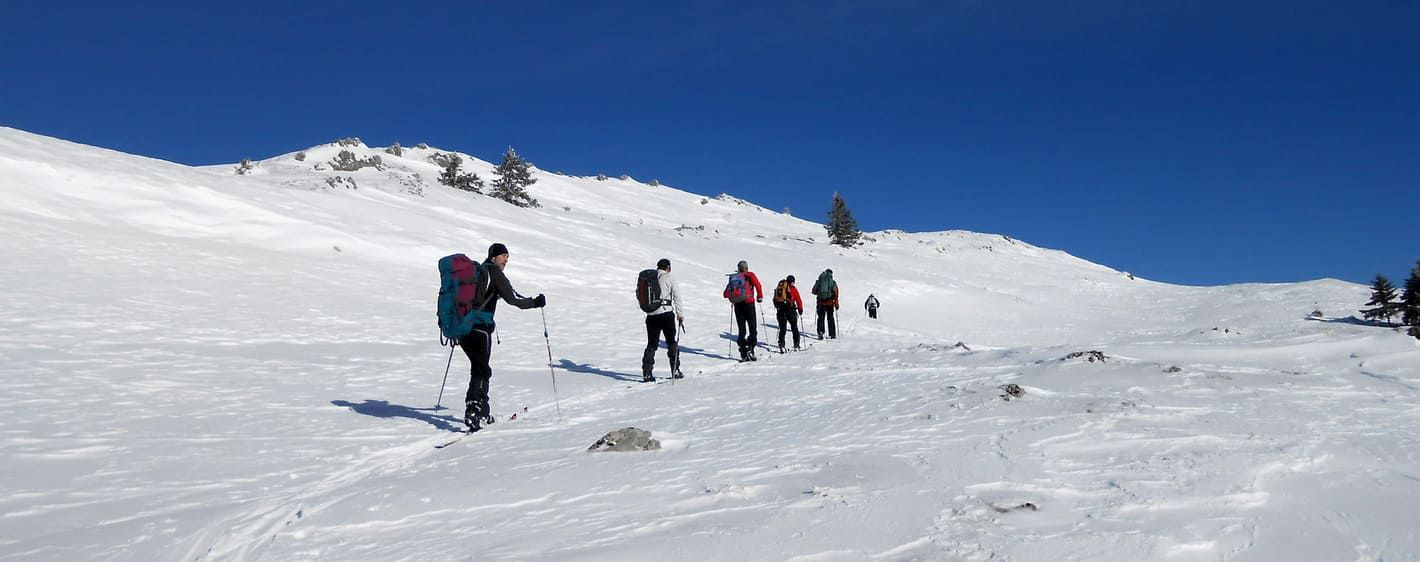 Sci di fondo su una cresta innevata - massiccio del Giura - Francia
