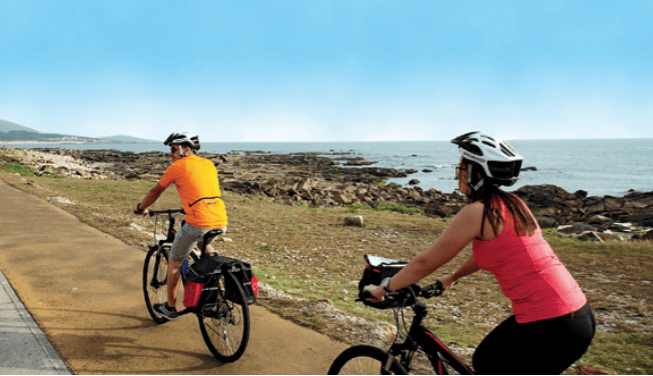 Ciclisti lungo l’oceano Atlantico - Minho - Portogallo