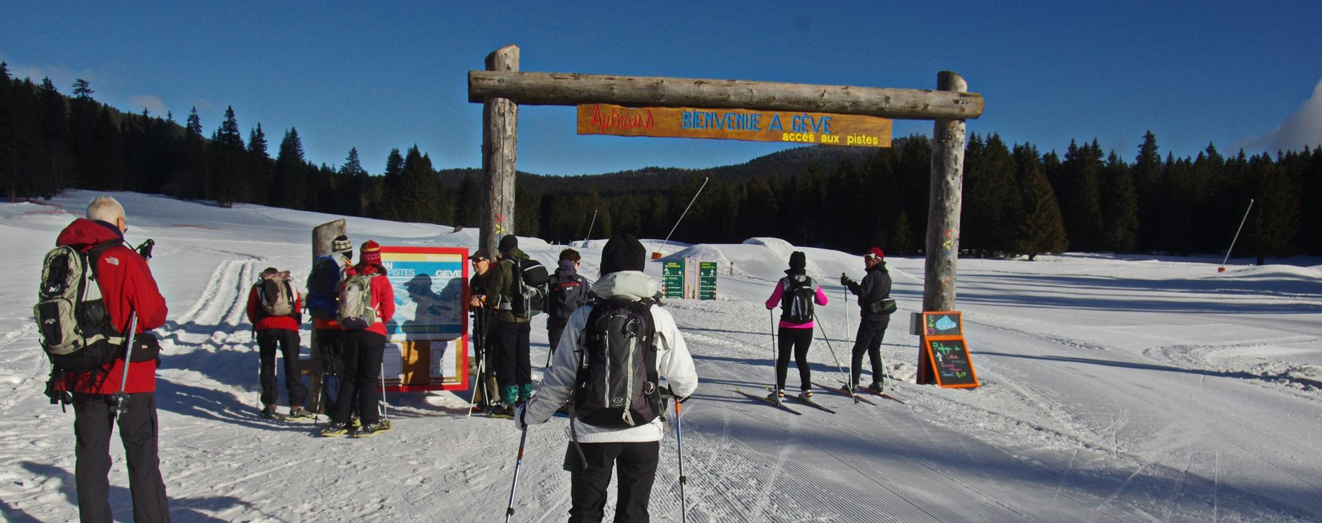 Sciatori di fondo nel comprensorio nordico di Gève - Autrans - Vercors - Francia
