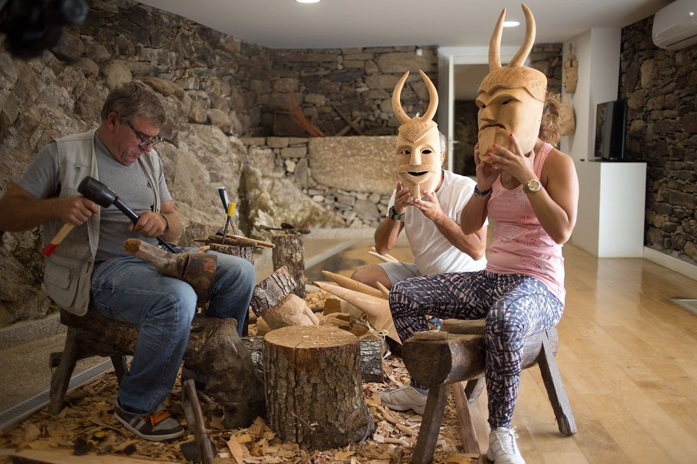 © Authentic Trails Laboratorio di sculture di maschere tradizionali - valle del Douro - Portogallo