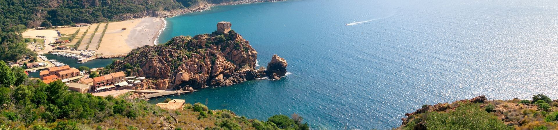 Trekking e viaggi itineranti a piedi in Corsica nel 2026