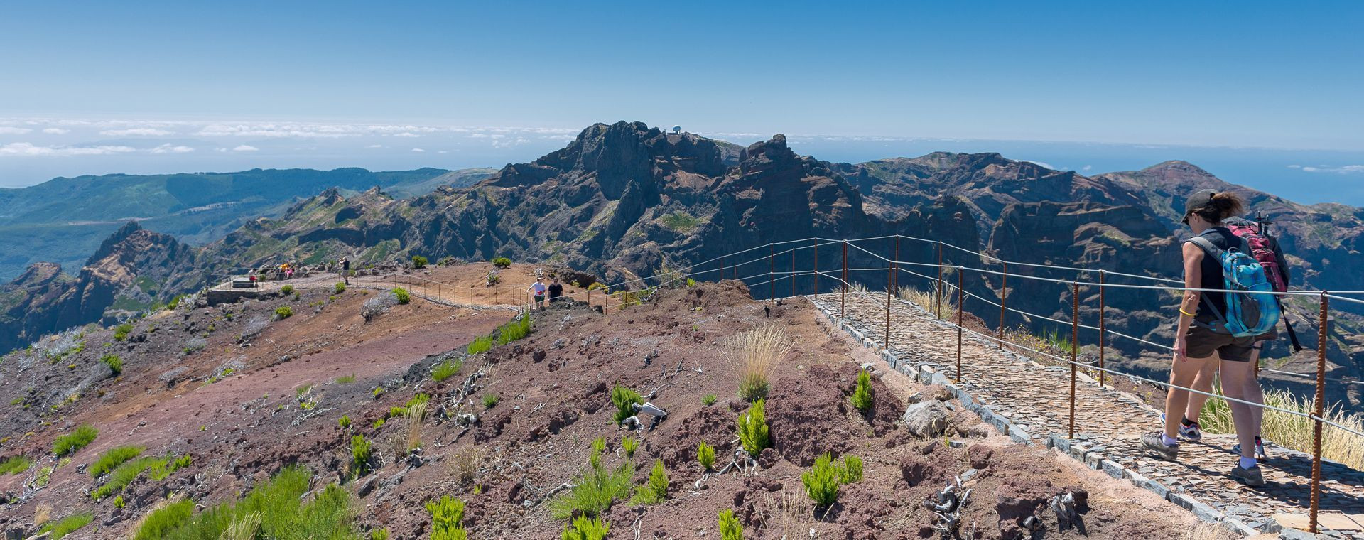 Escursionista sul sentiero del Pico Ruivo - Madeira - Portogallo
