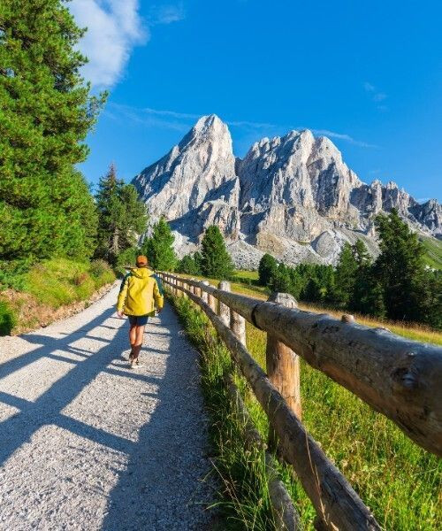 Sentier de randonnée près du Passo delle Erbe - Dolomites - Italie