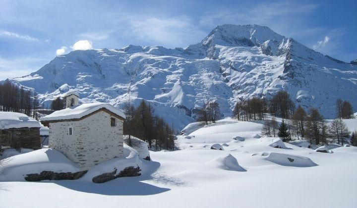 Frazione di Monal innevata sotto il Mont Pourri - Vanoise - Savoia