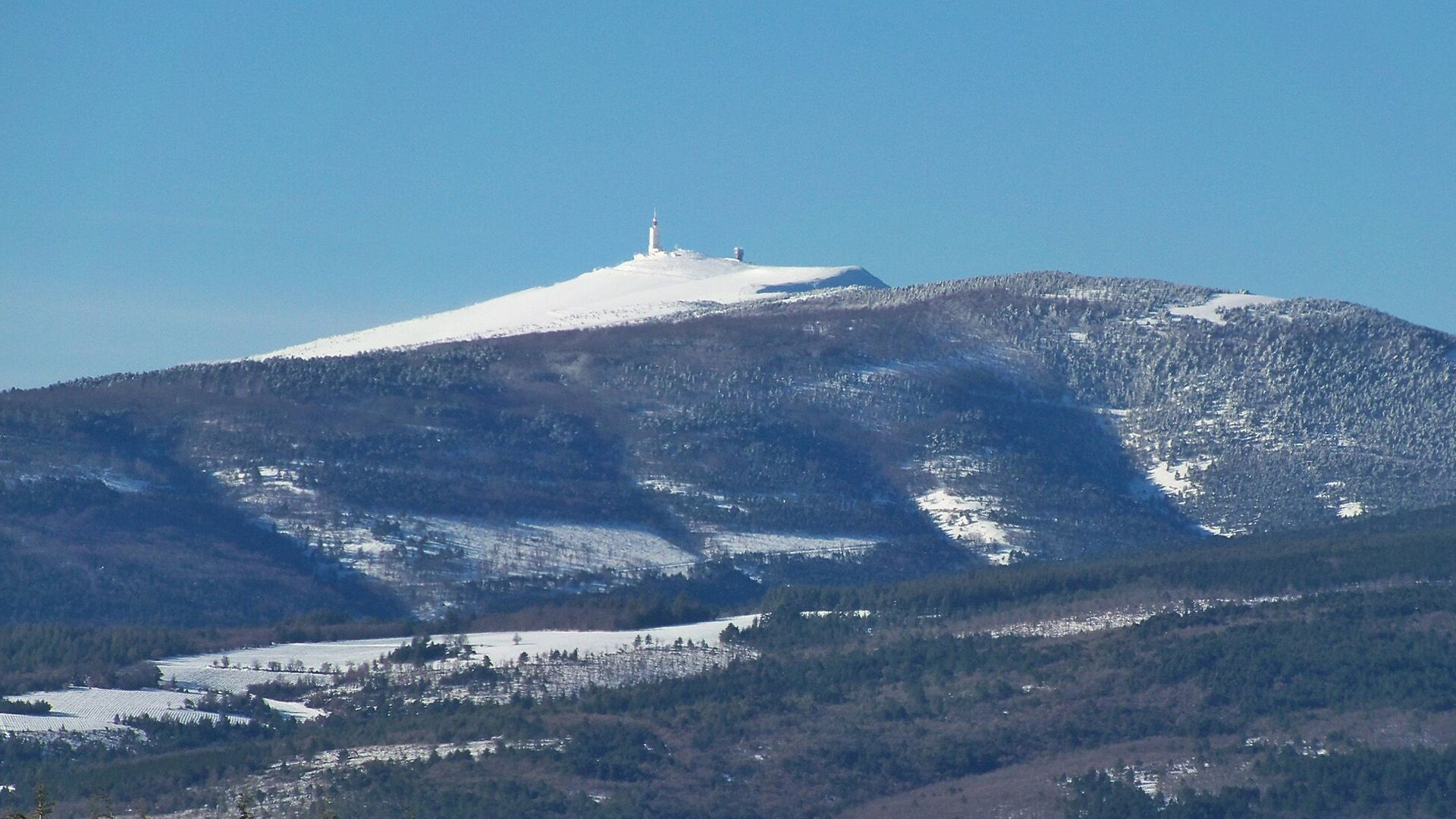 © Véronique Pagnier Vetta innevata del Monte Ventoux in inverno - Provenza - Francia