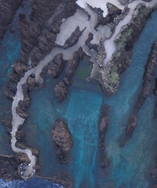 © David Praire Piscine naturali di Porto Moniz viste dall’alto - Madeira - Portogallo