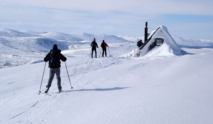 Sciatori escursionisti nordici nello Jämtland - Svezia