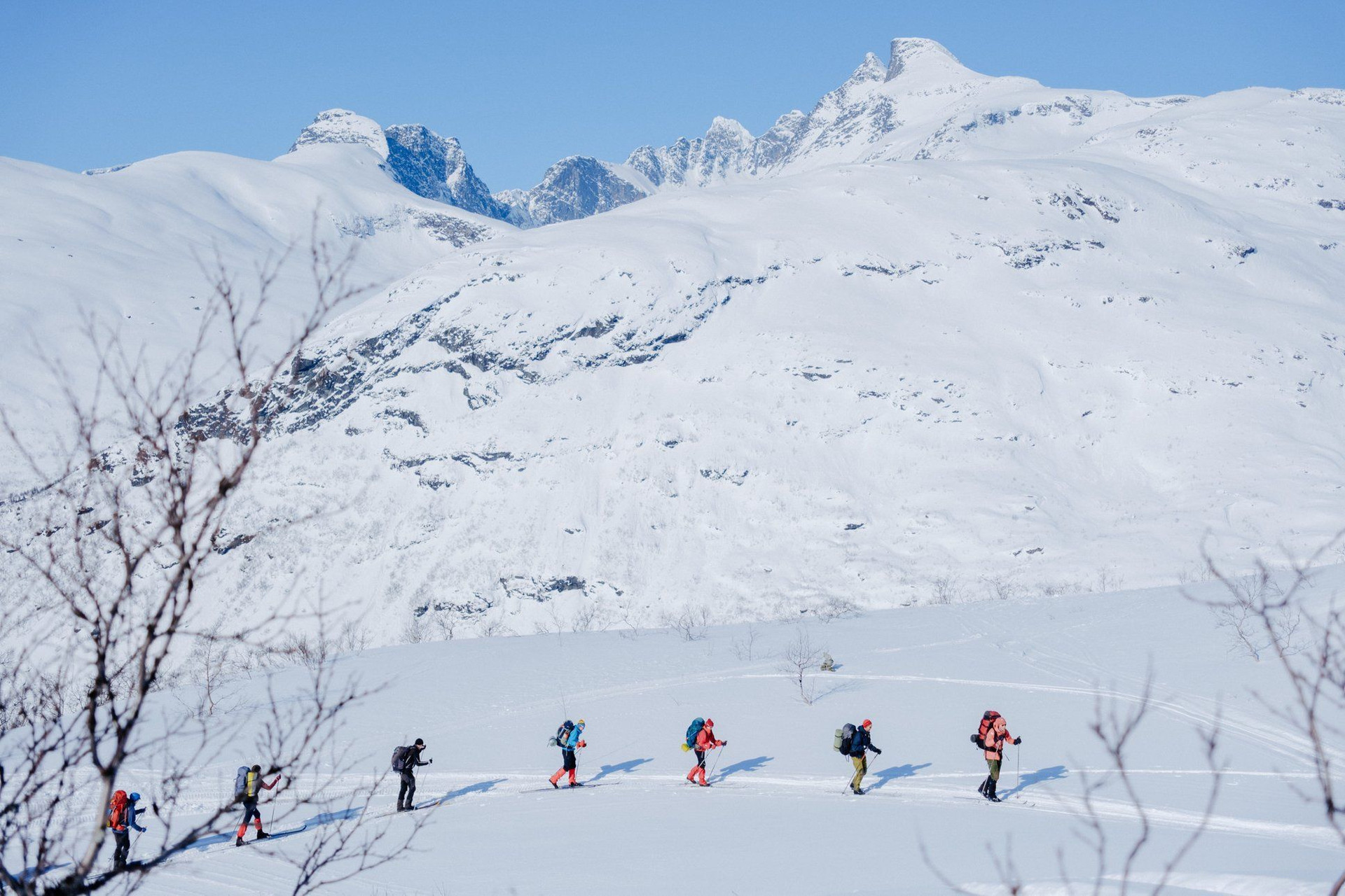 Sciatori escursionisti nel massiccio di Jotunheimen - Norvegia