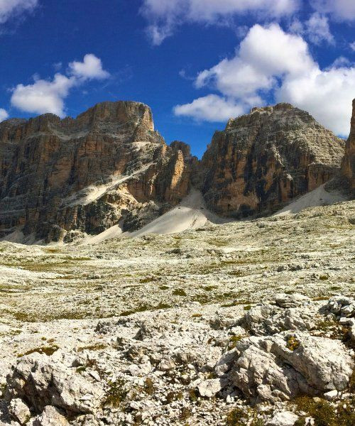 Plateau rocheux et sommets du groupe Lagazuoi - Dolomites - Italie