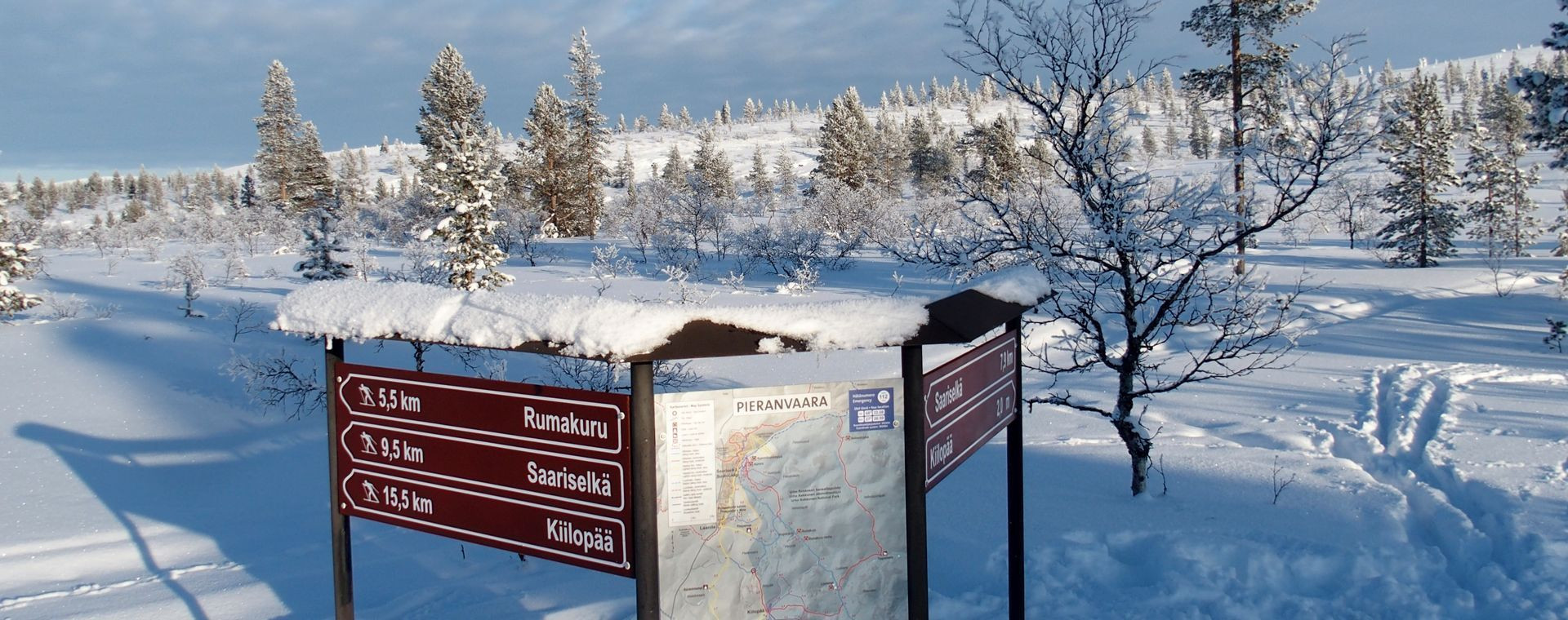 Segnavia sulle piste da sci innevate - Saariselkä - Lapponia - Finlandia