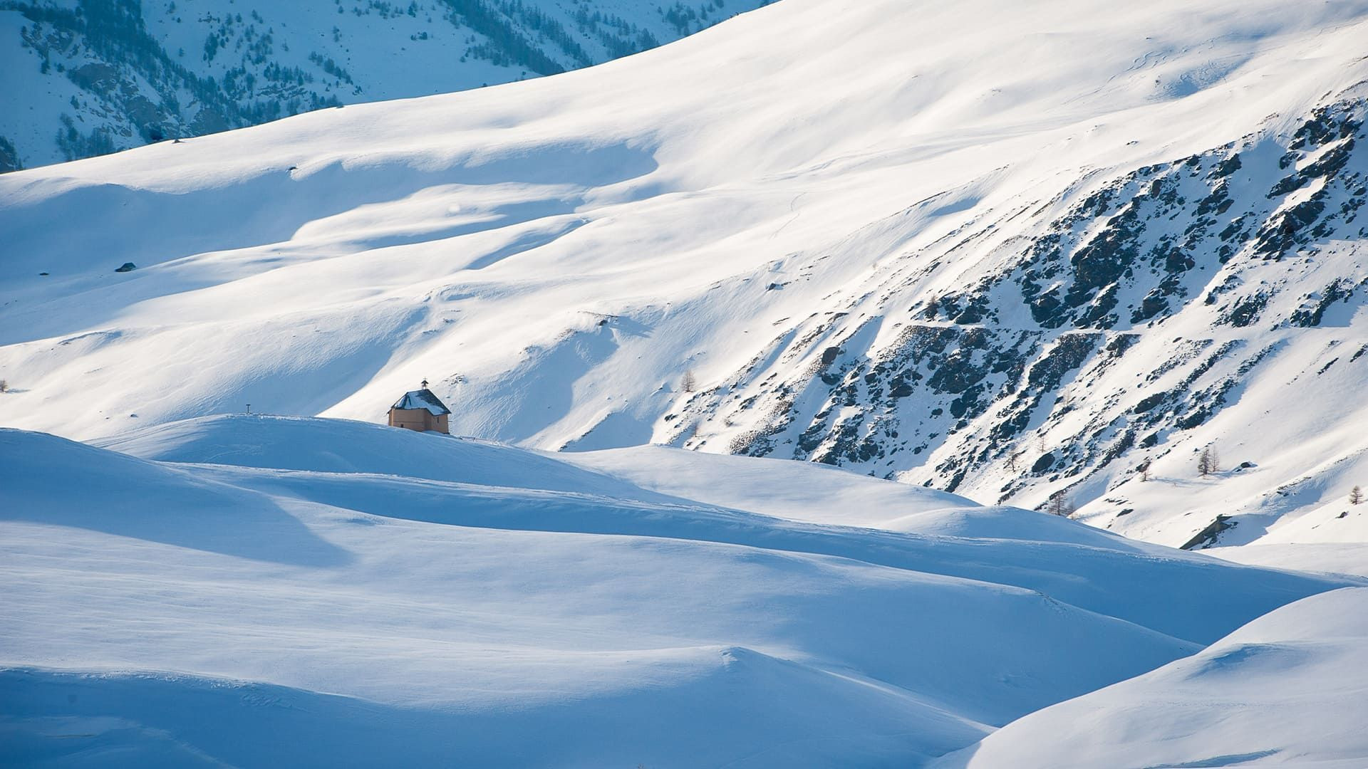 Rifugio innevato - Alpi Meridionali - Francia