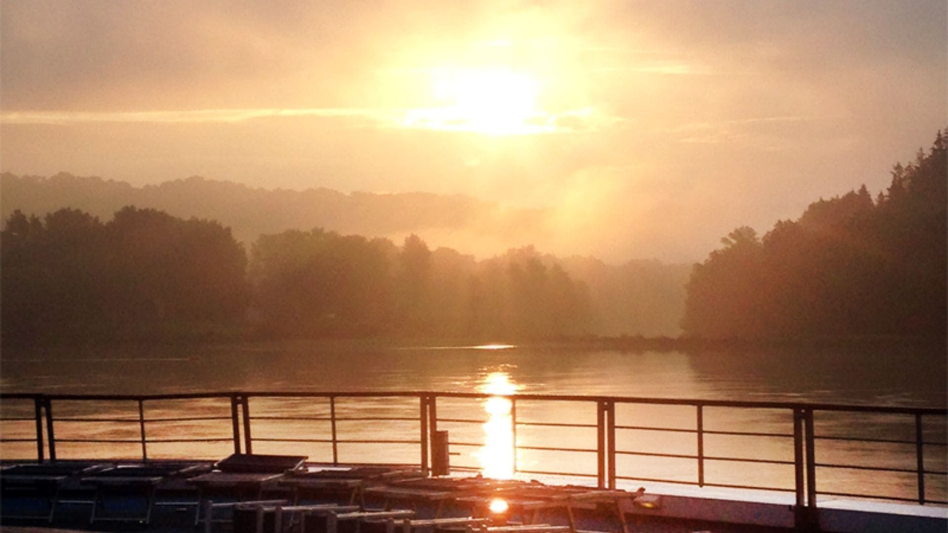 Tramonto sul fiume dal ponte della MS Primadonna - Germania