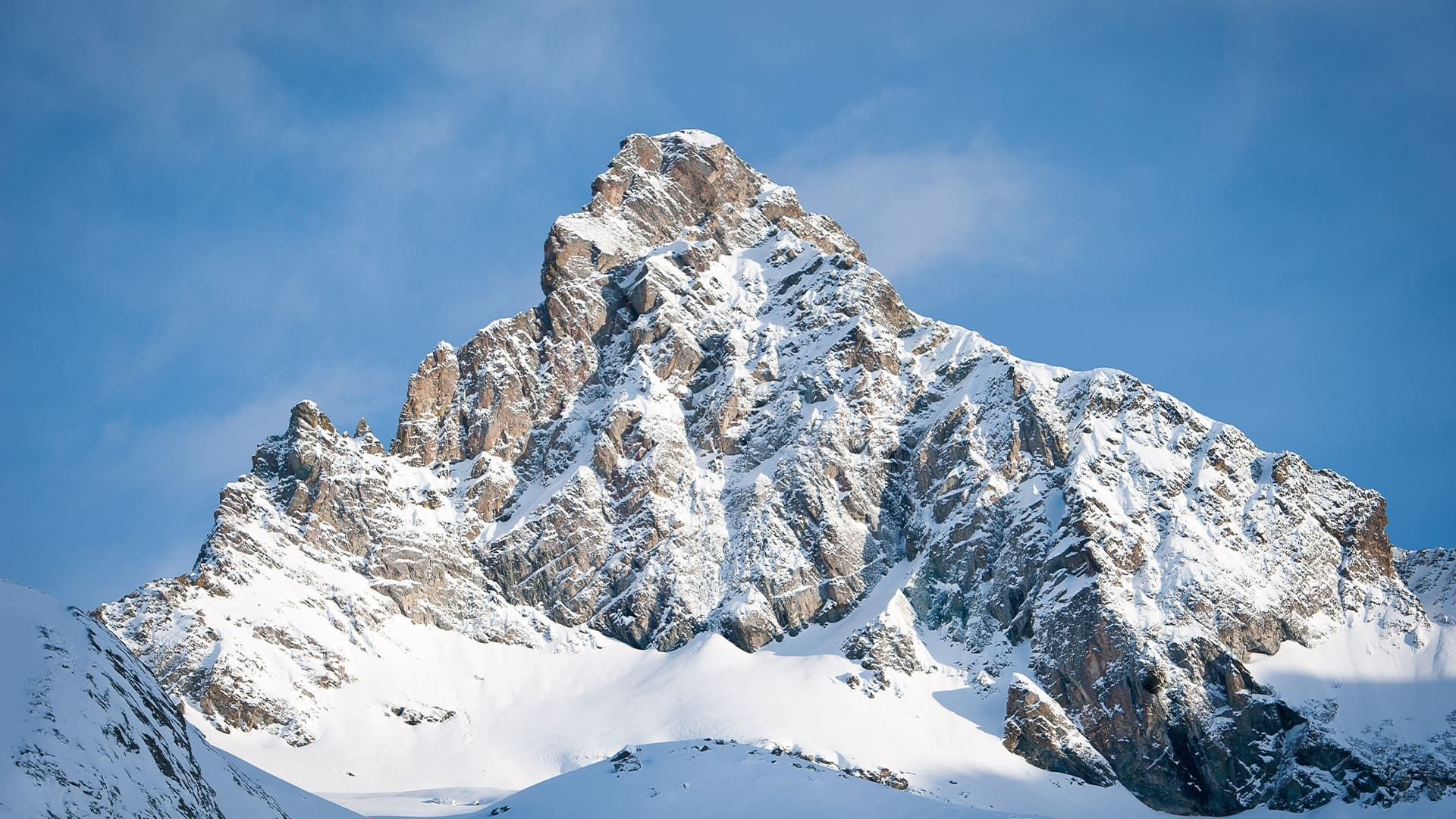 Vetta innevata della Tête des Toillies - Queyras - Francia