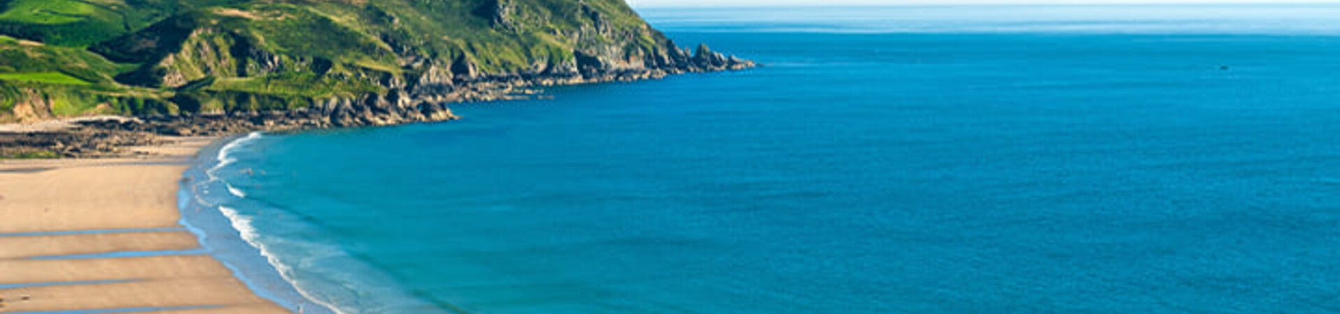 Spiaggia e baia dalle acque turchesi del Cotentin - Normandia - Francia