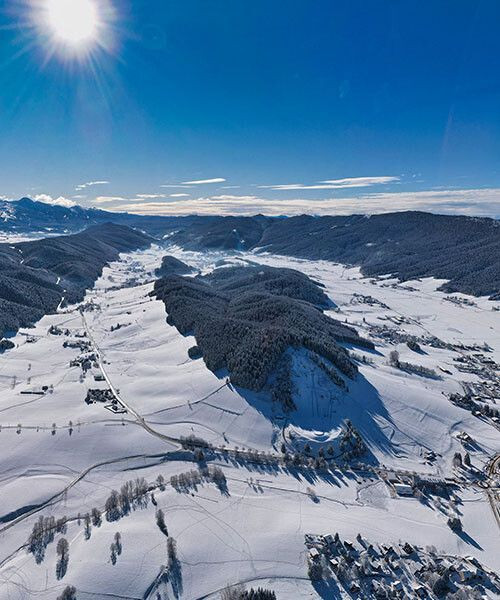 Vista aerea di Autrans in primo piano