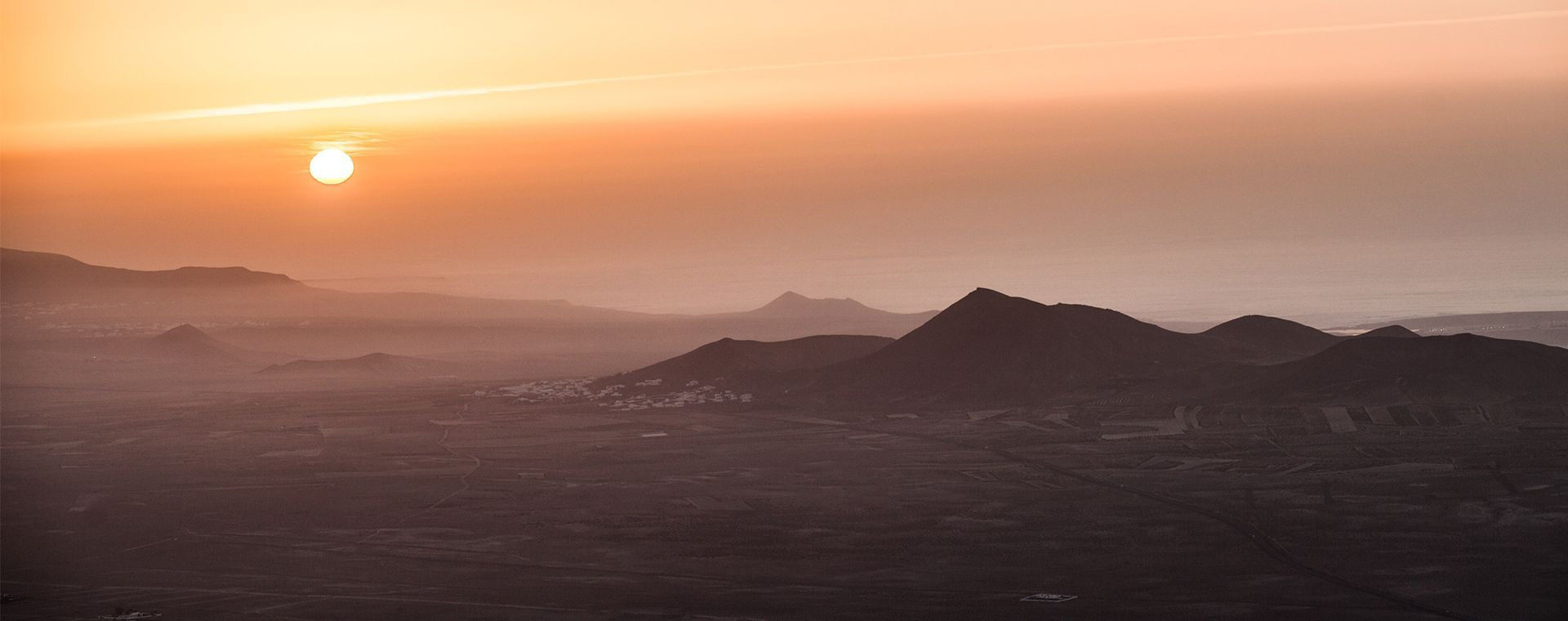 © Juan Carlos Otero Alba sui vulcani vista da Teguise - Lanzarote - Spagna
