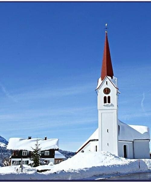 Chiesa del villaggio sotto la neve - Sibratsgfäll - Vorarlberg - Austria