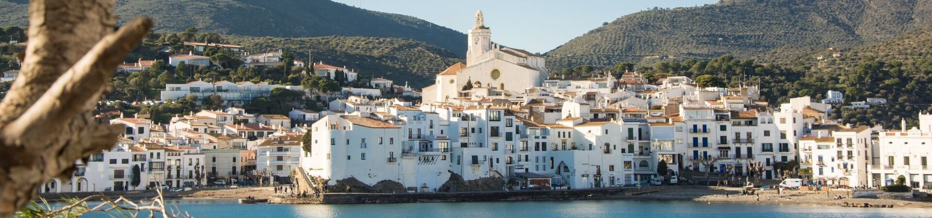 Villaggio bianco di Cadaqués sul mare - Costa Brava - Spagna